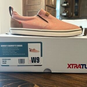 salmon xtra tuf sneakers